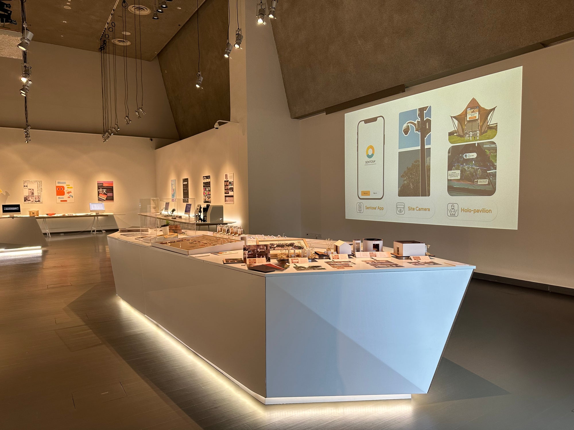 Cardboard tables displays