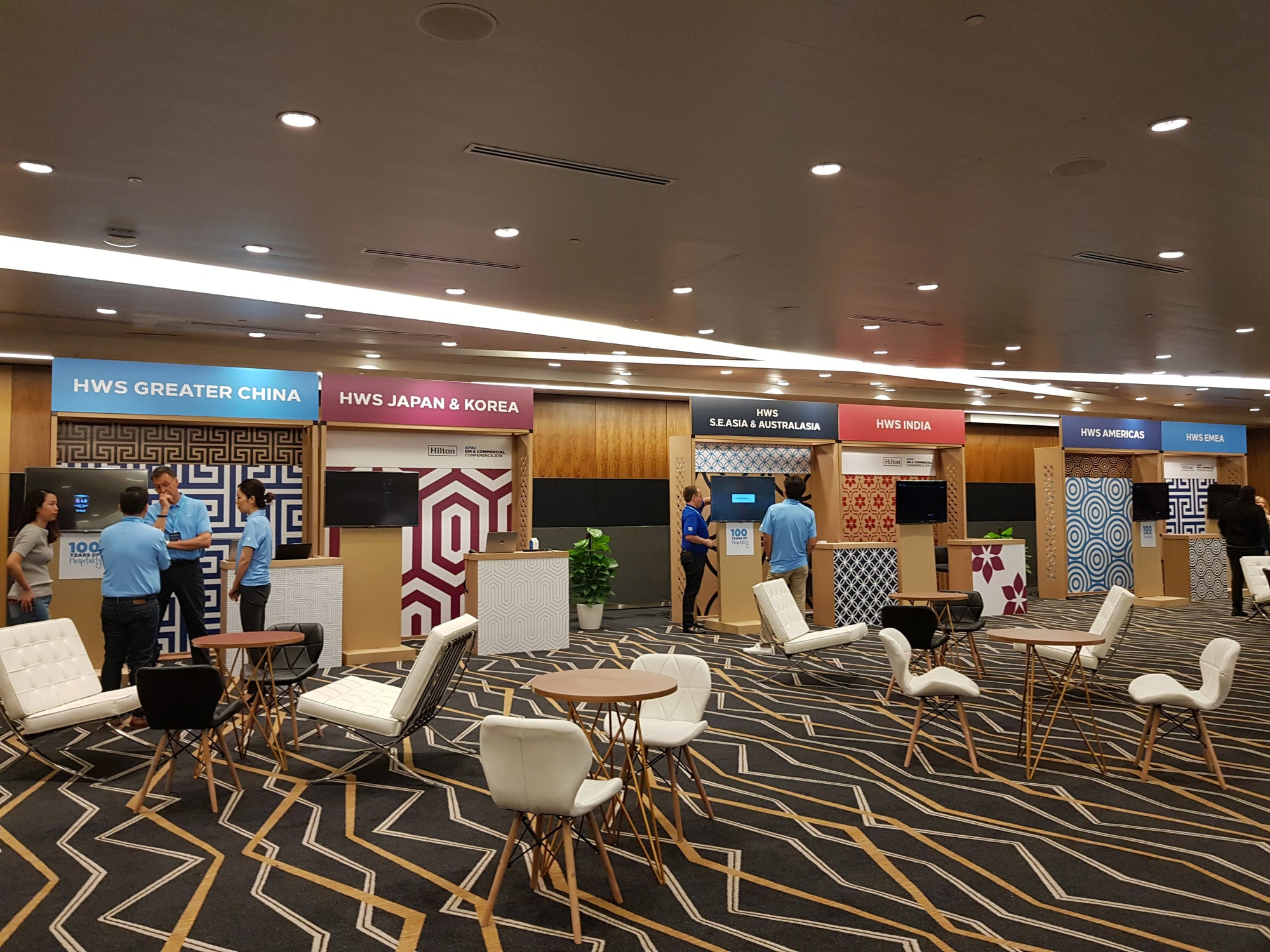 5 Captivating Trade Show Booth Designs