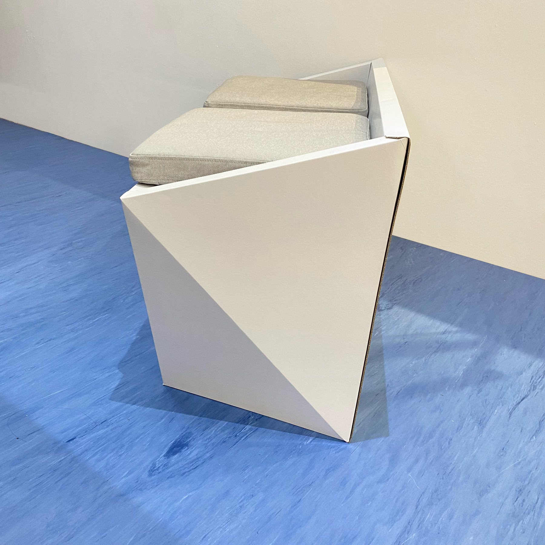 ICEBERG CARDBOARD SOFA