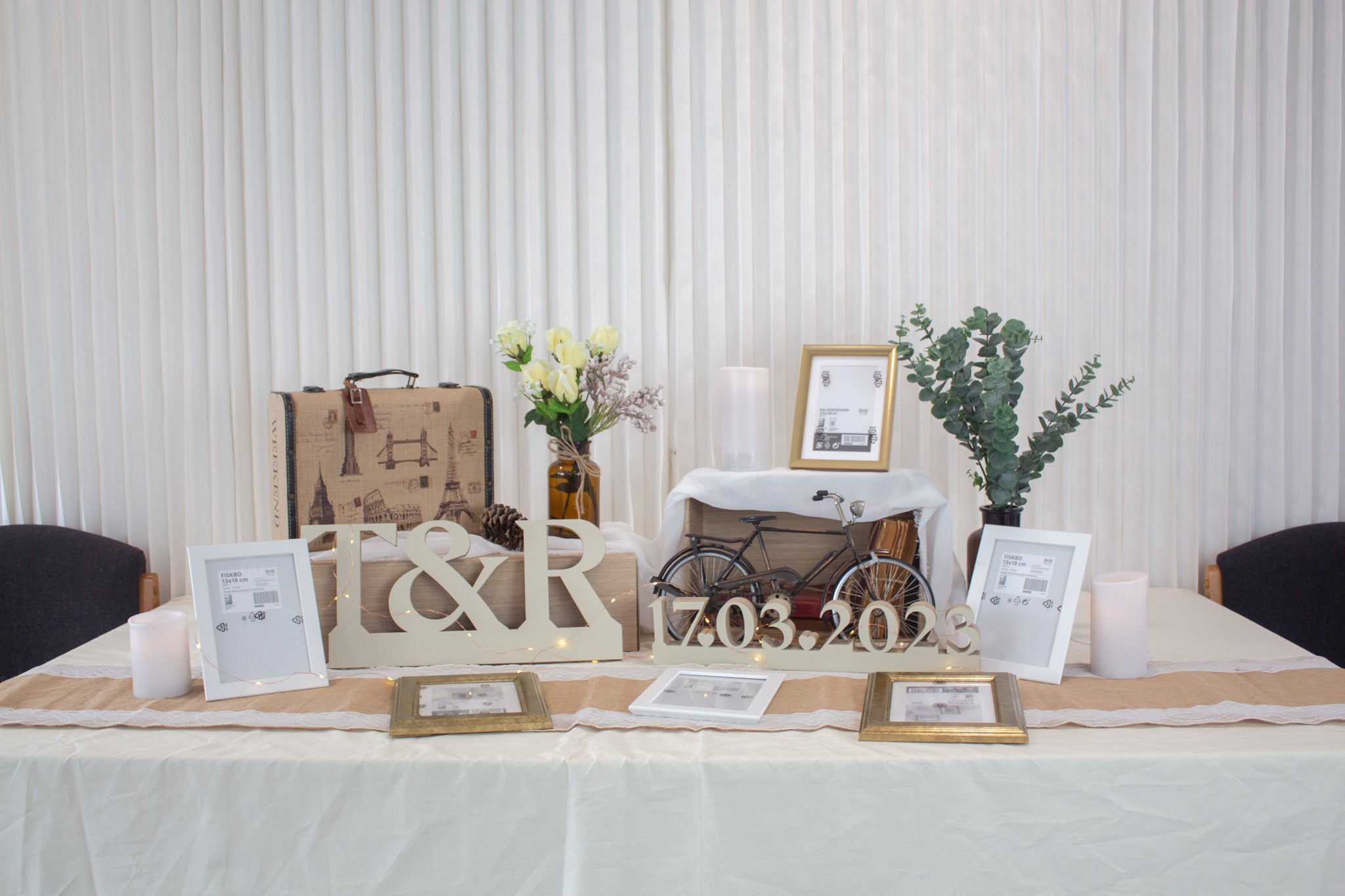 Wedding registration table decor | Honestweddingadvice.com