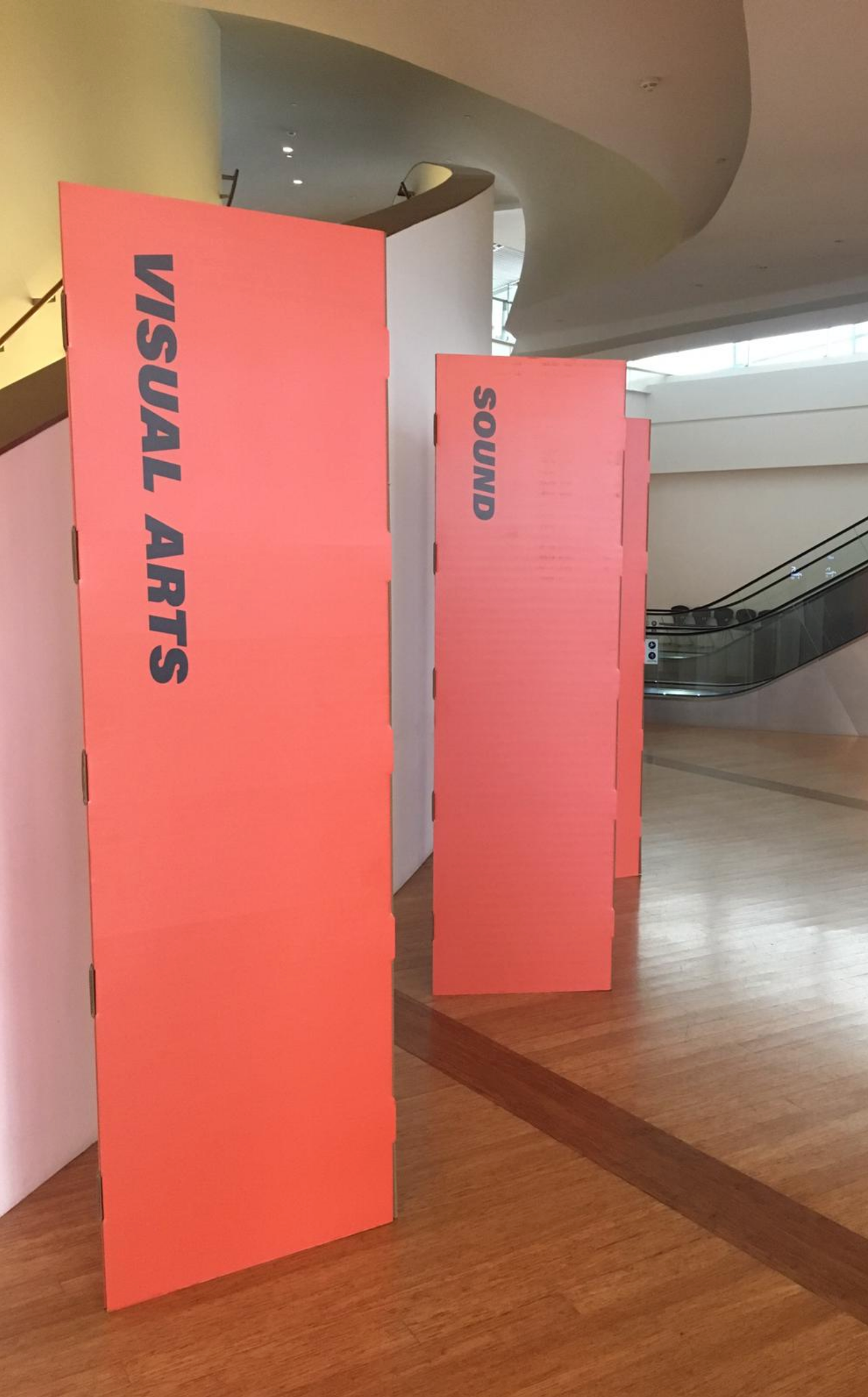 Branding Triangle Stand